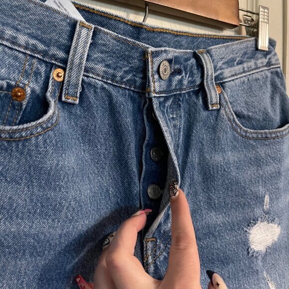 Levi's Womens Button Fly Distressed Cut Off Cuffed High Rise 501 Jean Shorts 27 - Picture 5 of 10